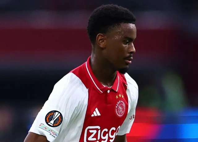 Chelsea đang hướng sự chú ý tới Jorrel Hato