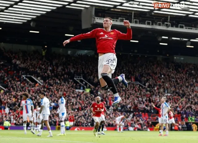 Man United leo lên top 3 Premier League sau chiến thắng trước Crystal Palace